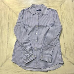 Untuckit for her dress shirt